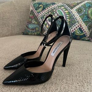 Steve Madden black shiny heels